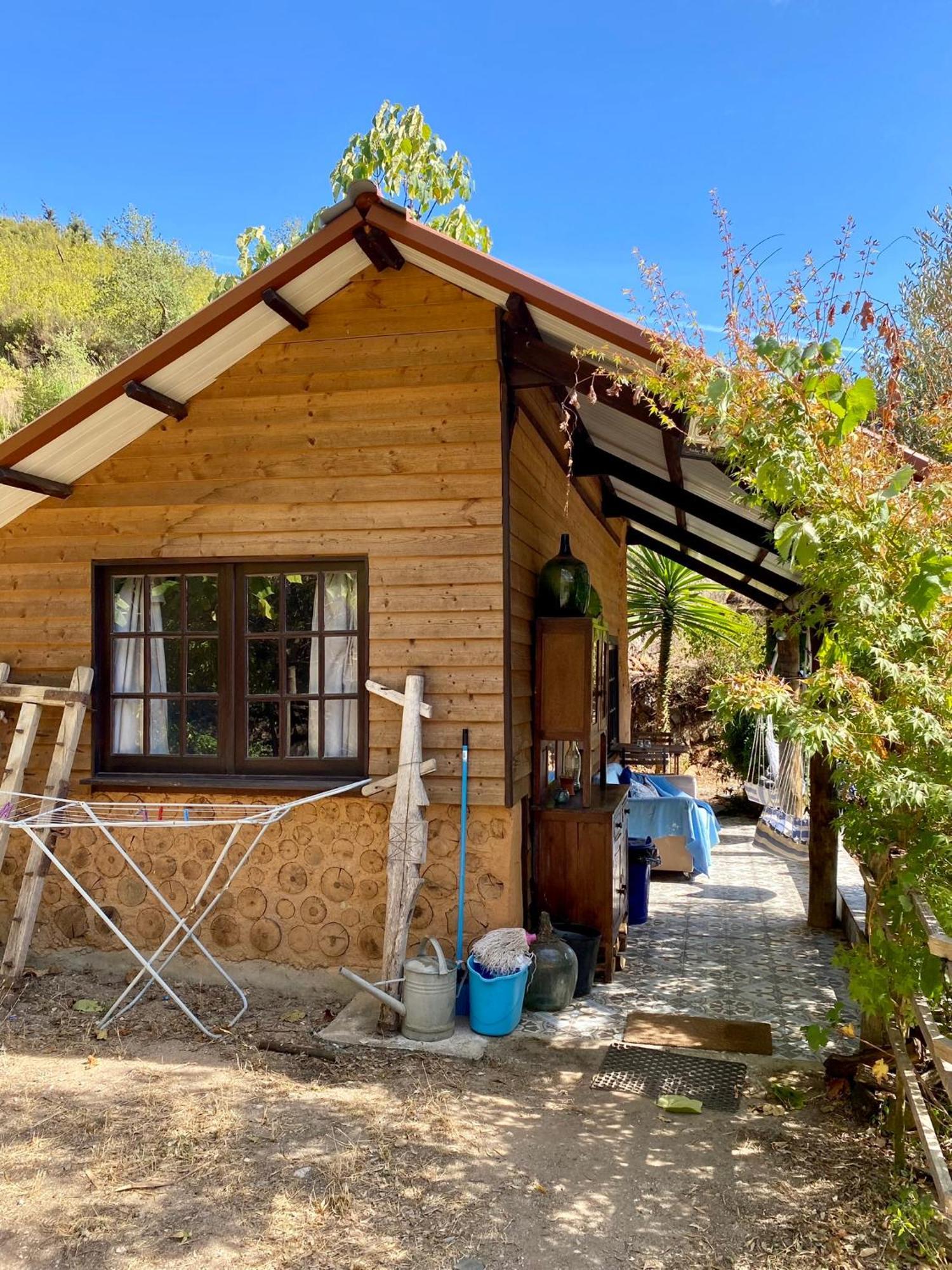 Unique Tiny House With Natural Building Techniques Figueiro Dos Vinhos Exterior photo